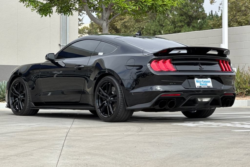 Used 2022 Ford Mustang Shelby GT500 w/ Technology Package RWD image 3