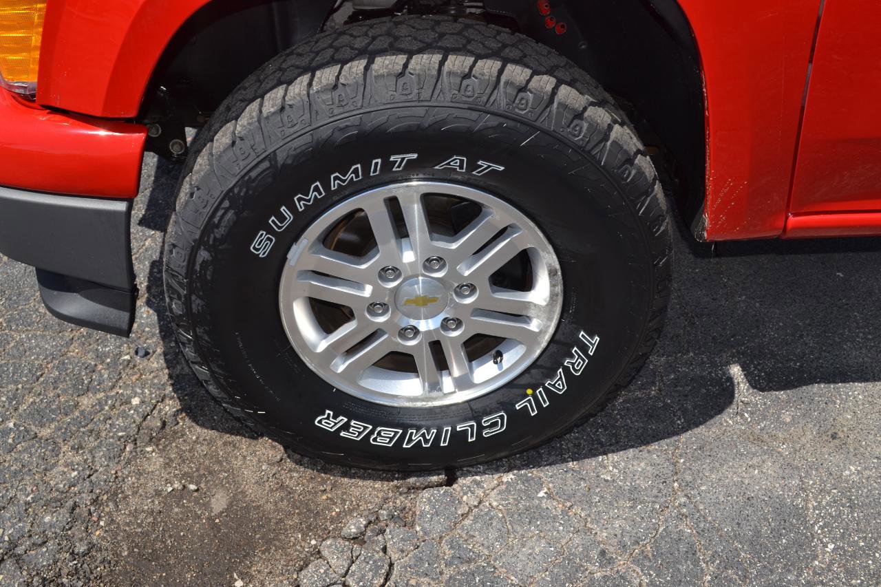 Used 2012 Chevrolet Colorado LT AWD/4WD image 32