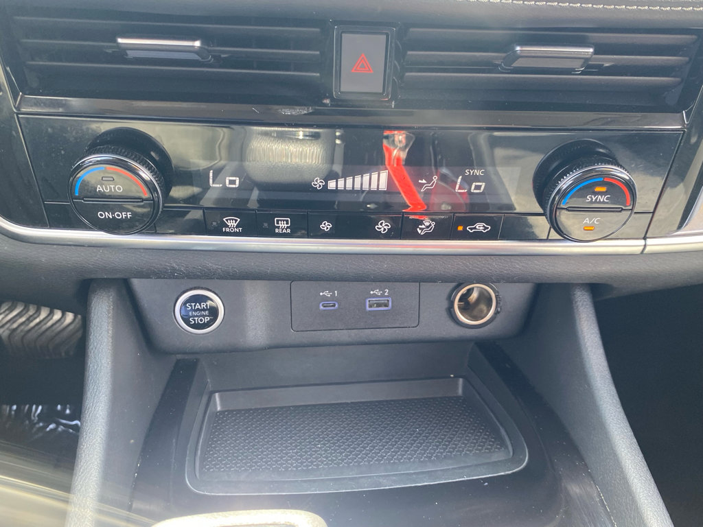 Used 2021 Nissan Rogue SV image 20