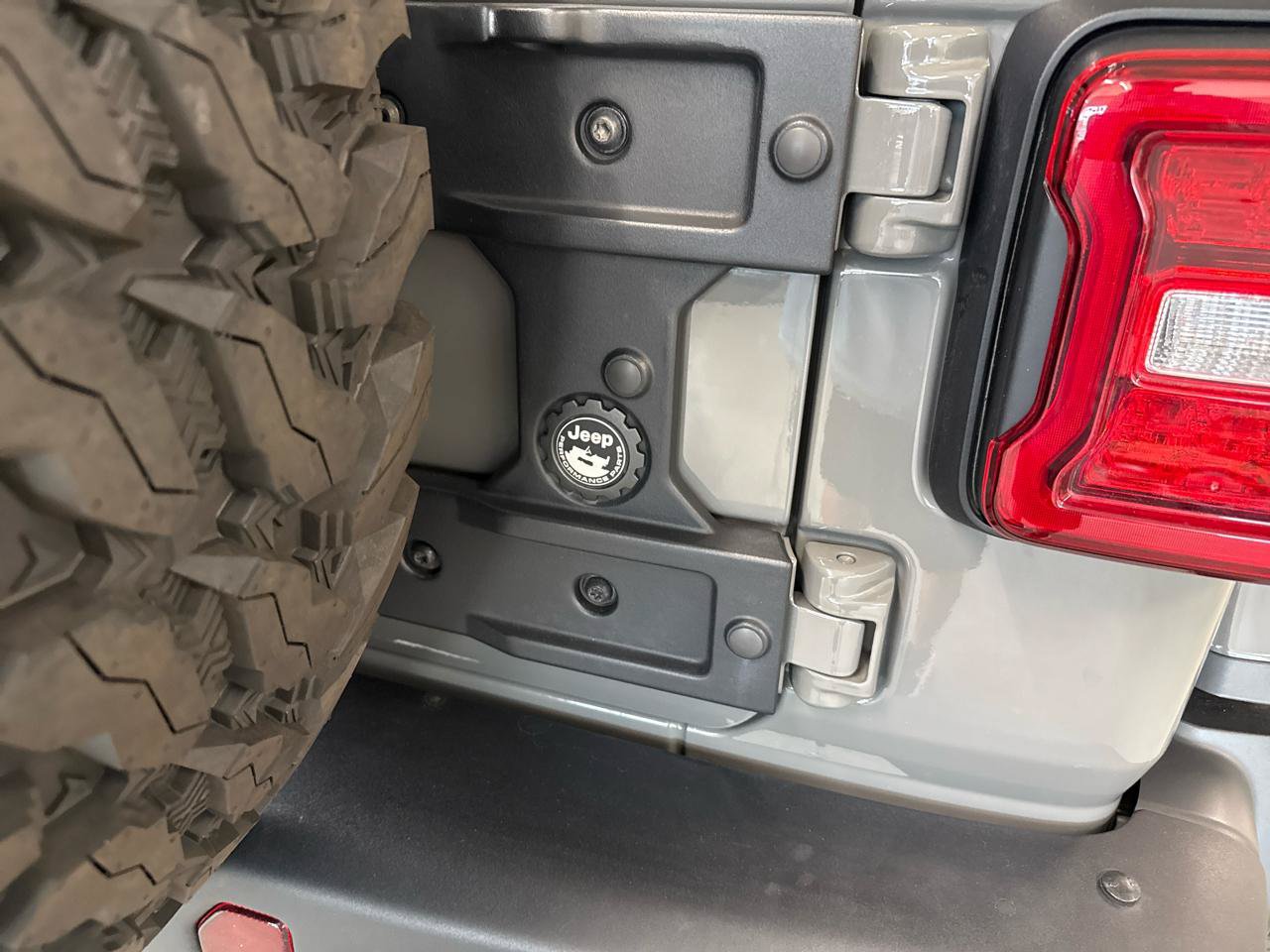 Used 2022 Jeep Wrangler Unlimited Rubicon w/ Xtreme Recon 35" Tire Package AWD/4WD image 83