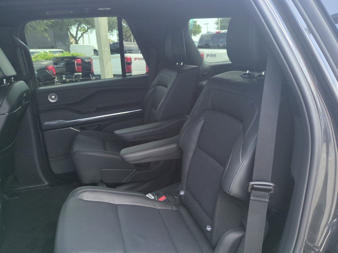 New 2025 Lincoln Navigator Reserve w/ Jet Appearance Package image 14