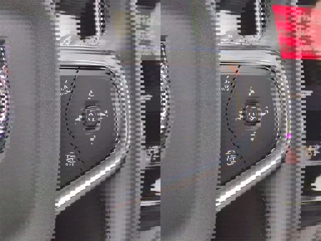 New 2026 Volvo XC40 B5 Ultra w/ Protection Package Premier image 25