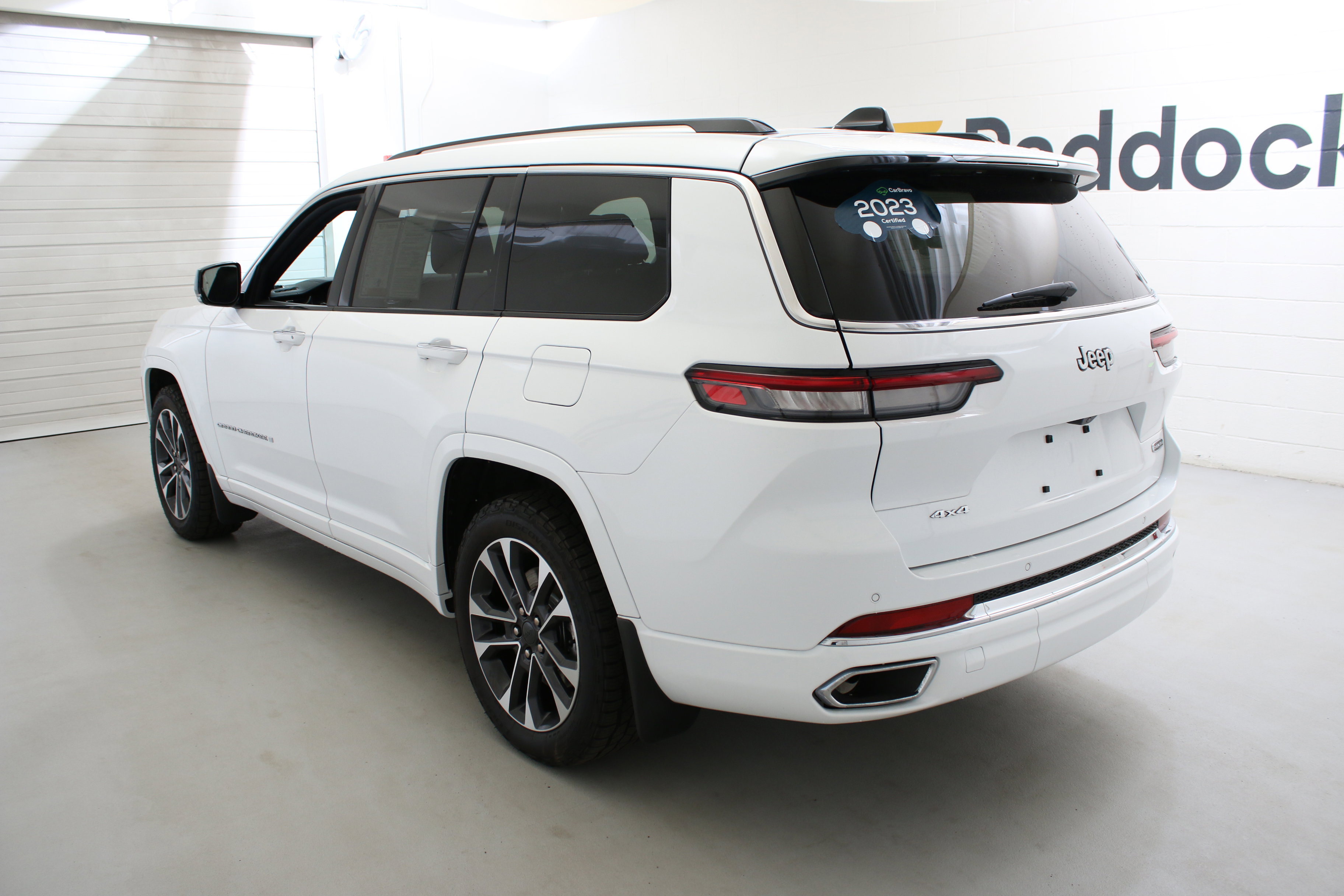 Used 2023 Jeep Grand Cherokee L Overland w/ MOPAR Finishing Package AWD/4WD image 7