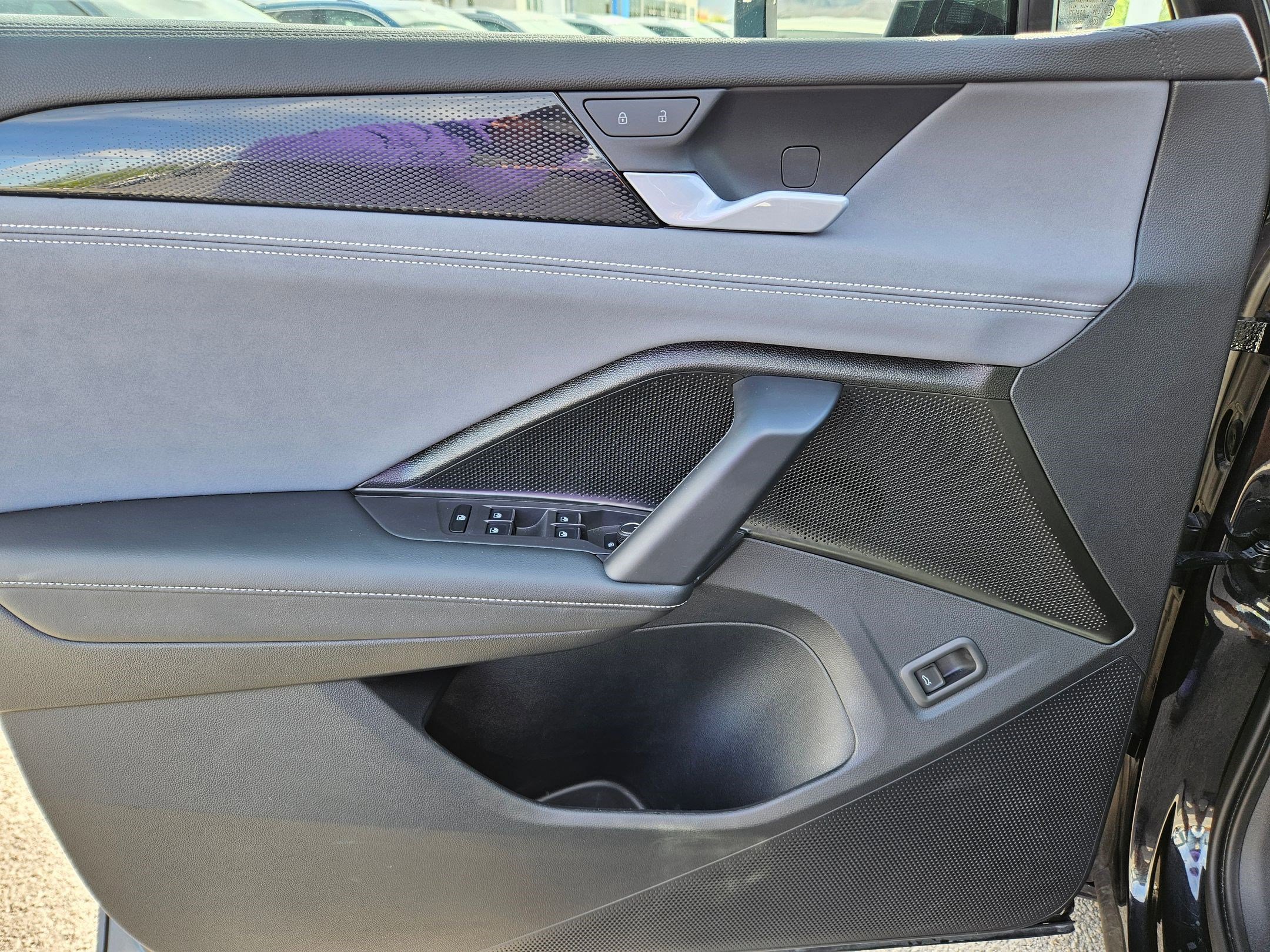 Used 2026 Volkswagen Tiguan SE image 15