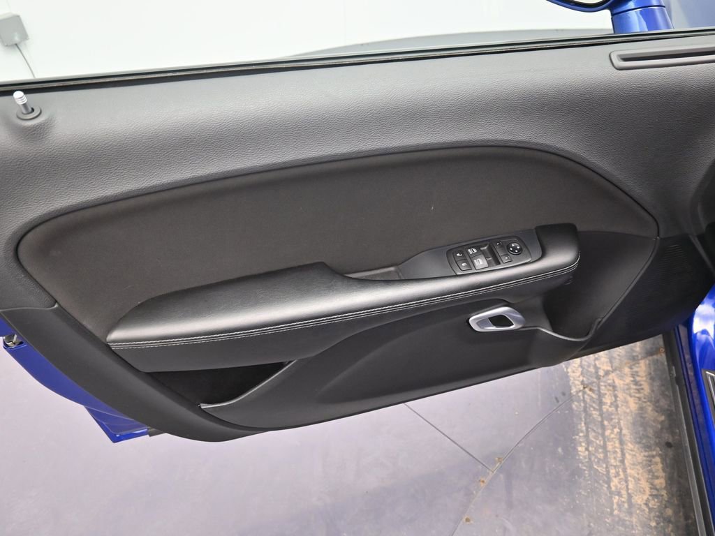 Used 2021 Dodge Challenger R/T image 9