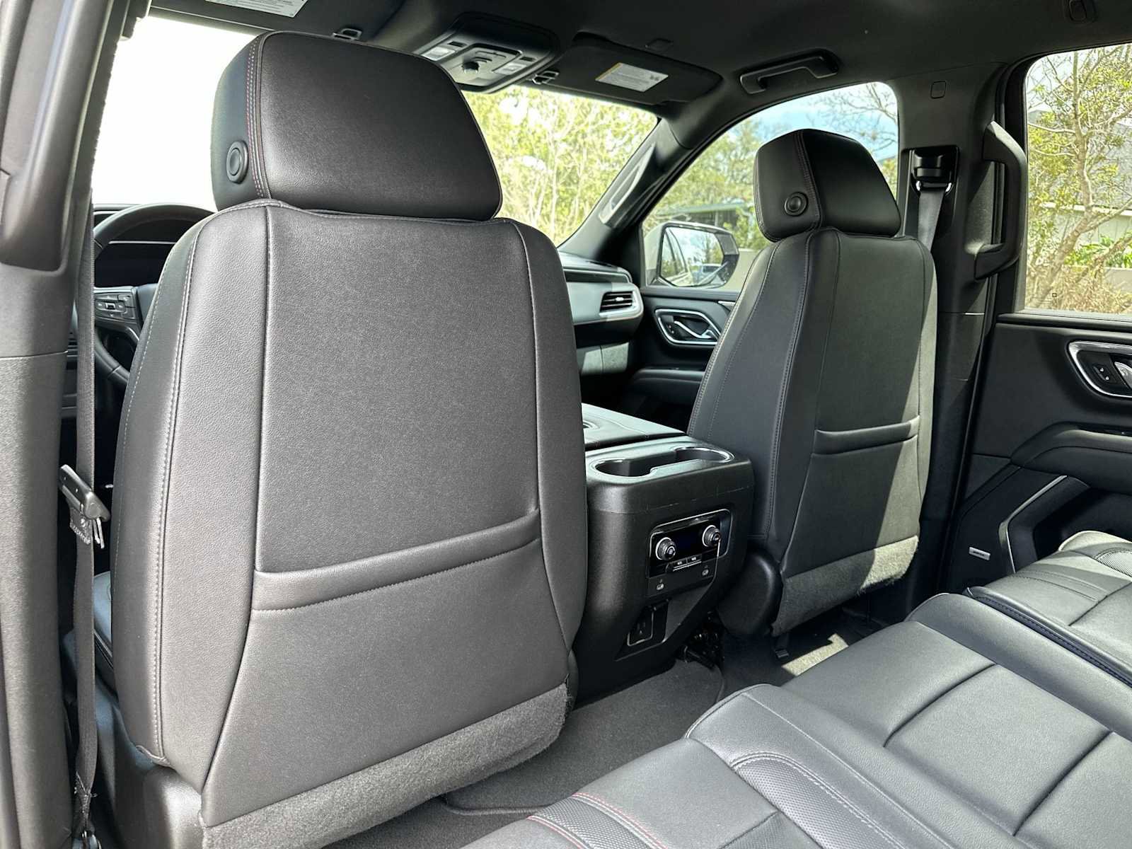 Used 2023 Chevrolet Suburban RST AWD/4WD image 16