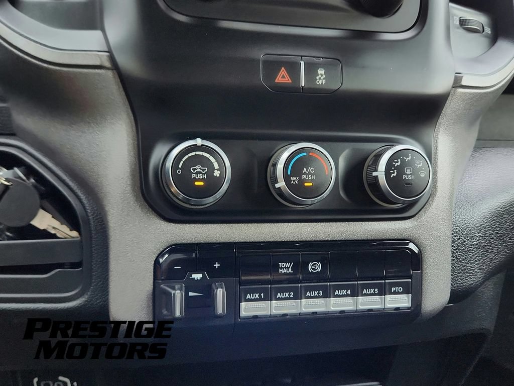Used 2021 RAM 3500 Tradesman w/ Chrome Appearance Group RWD image 13