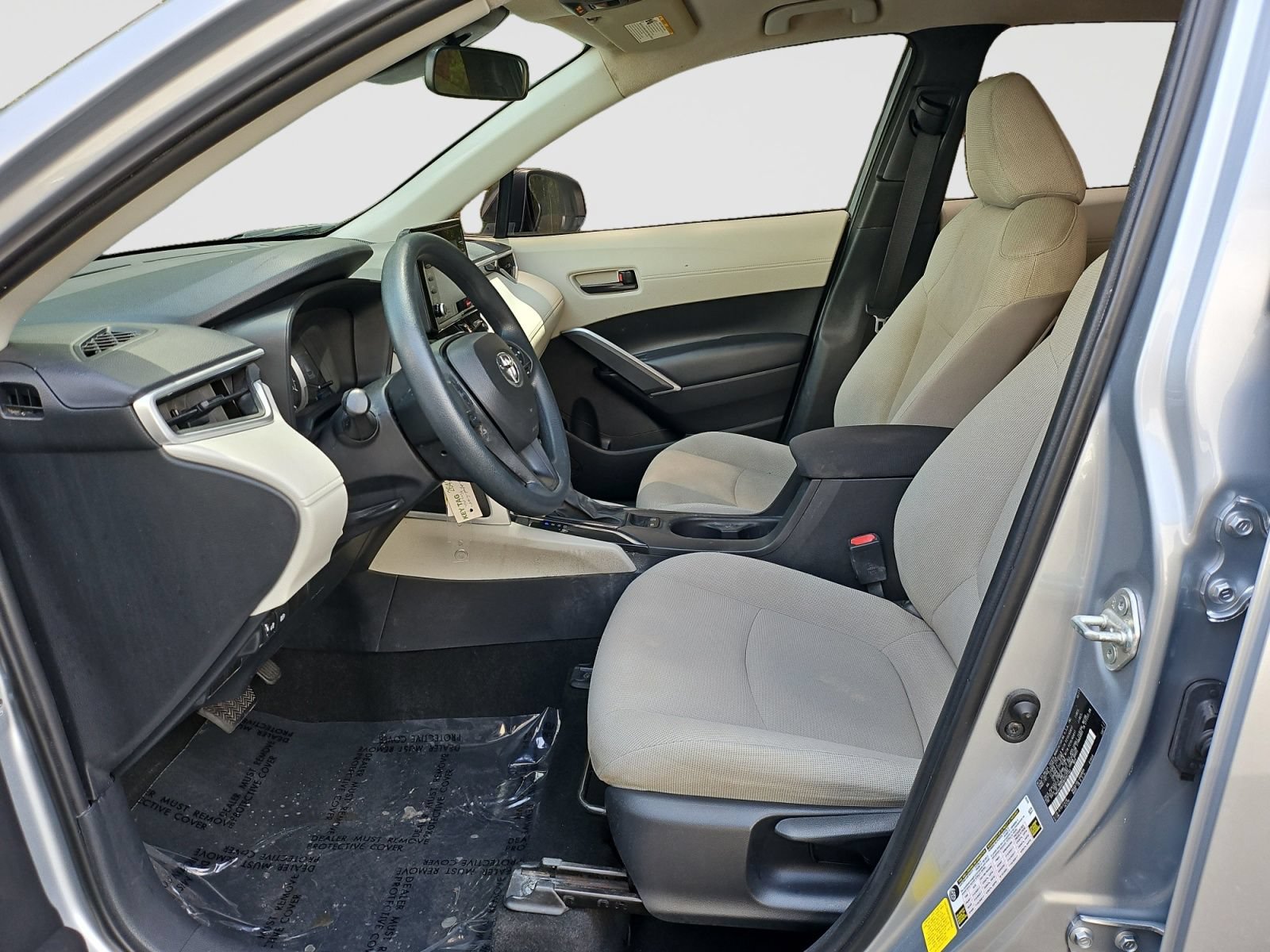 Used 2022 Toyota Corolla Cross L FWD image 22