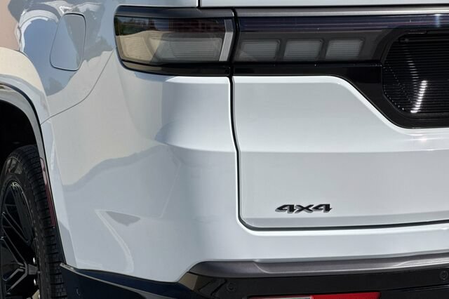 New 2026 Jeep Grand Wagoneer Limited AWD/4WD image 24