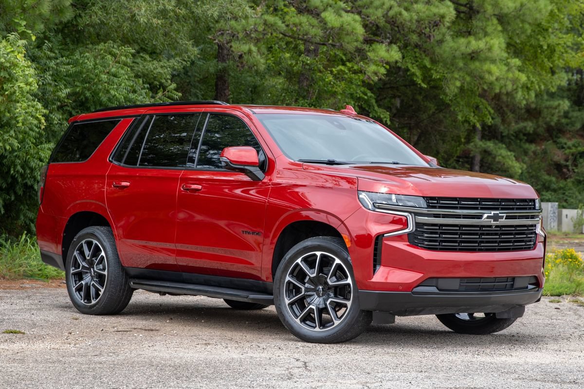 Used 2022 Chevrolet Tahoe RST w/ Luxury Package AWD/4WD image 3