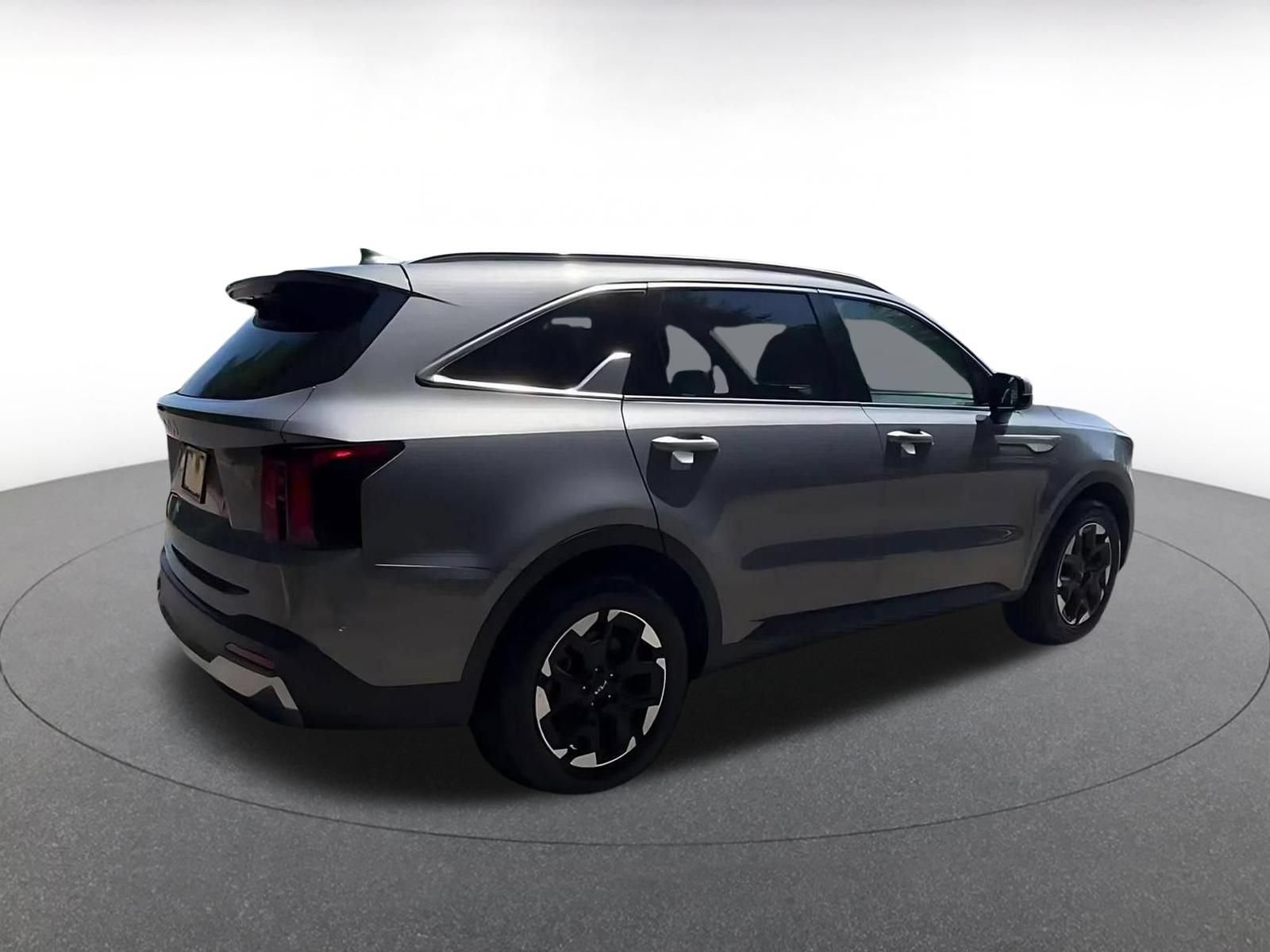 Used 2024 Kia Sorento S FWD image 16