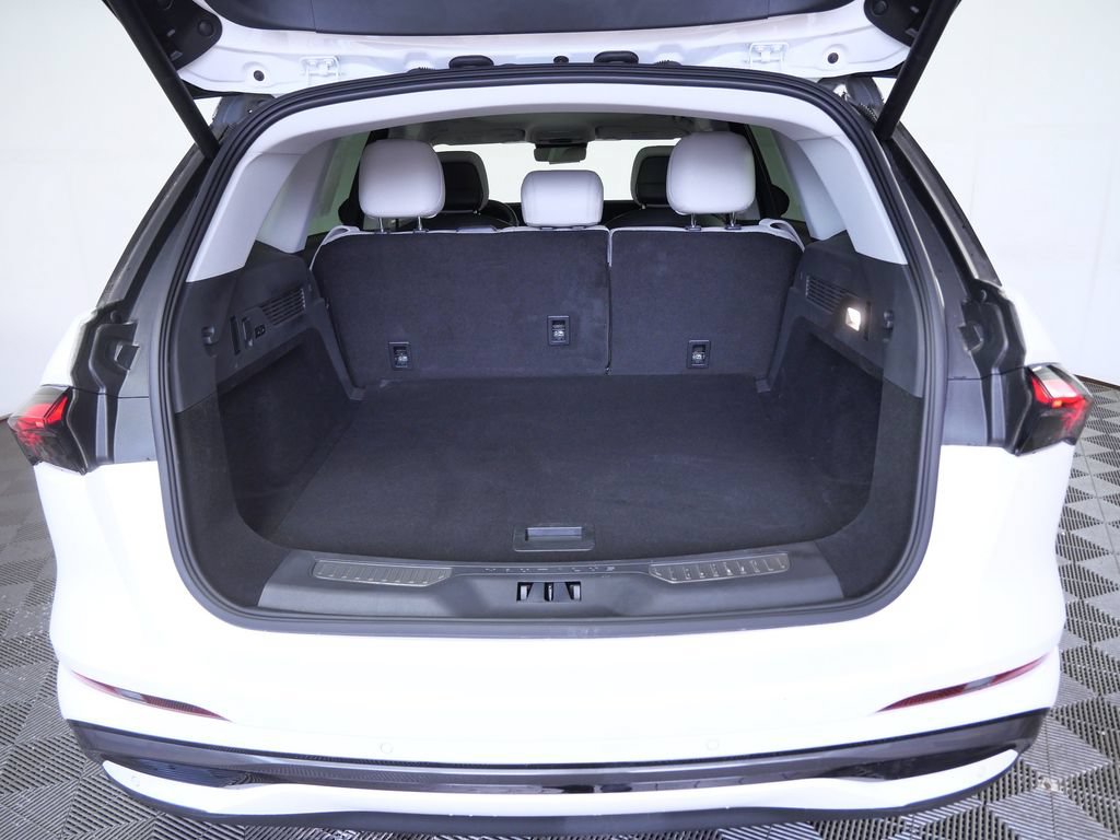 New 2026 Lincoln Nautilus Reserve w/ Jet Appearance Package AWD/4WD image 9