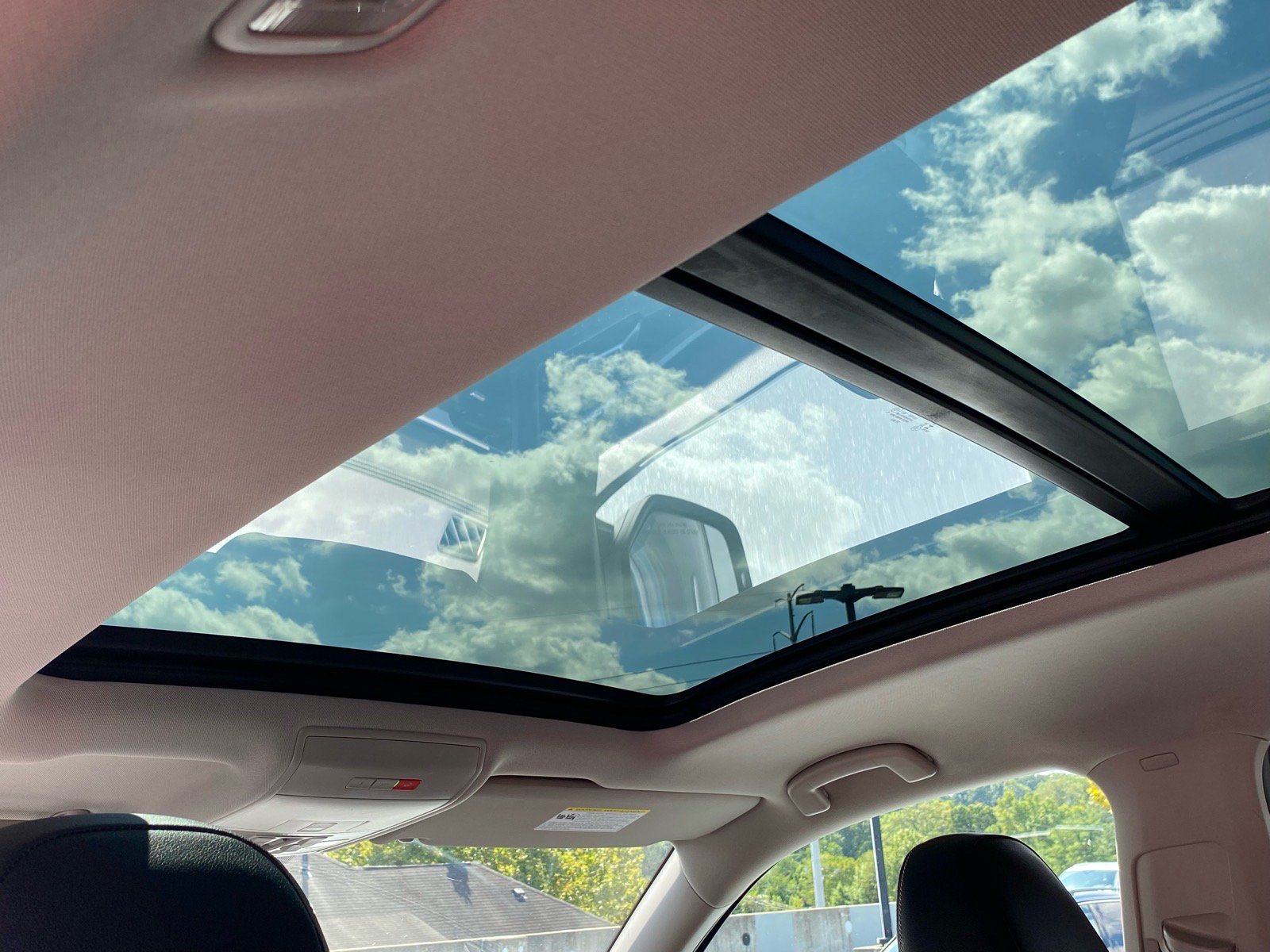 Used 2023 Volkswagen Atlas SE w/ Panoramic Sunroof Package AWD/4WD image 18