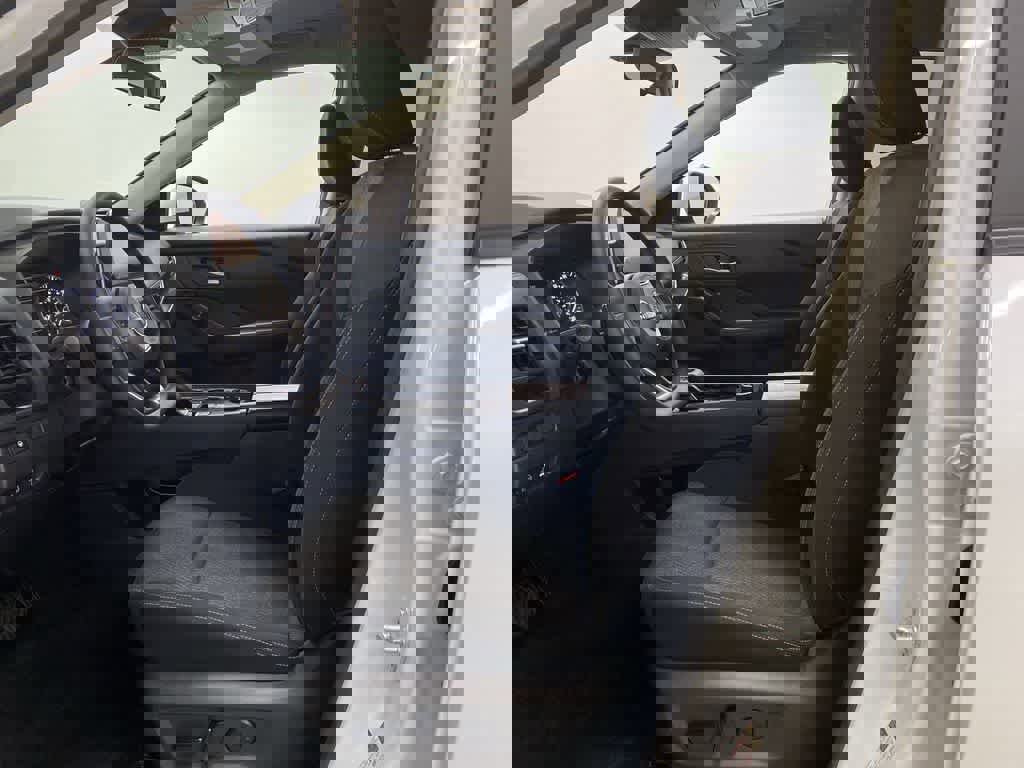 Used 2024 Nissan Rogue SV image 13