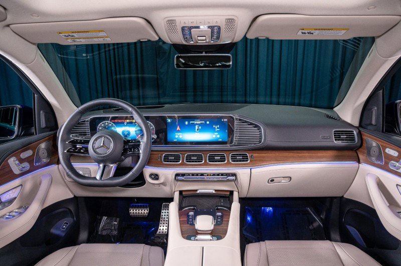 New 2026 Mercedes-Benz GLS 580 4MATIC image 14