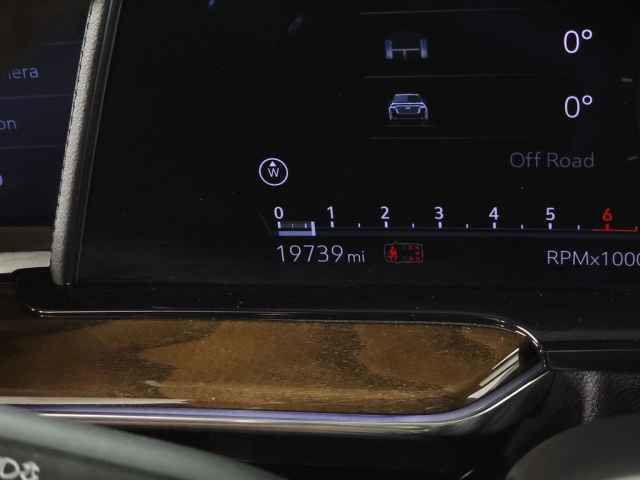 Certified 2024 Cadillac Escalade ESV Premium Luxury Platinum w/ LPO, Floor Liner Package AWD/4WD image 32