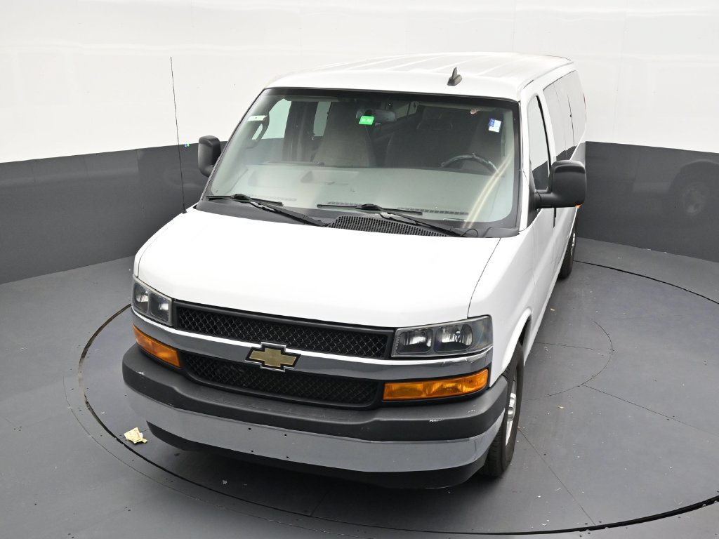 Used 2022 Chevrolet Express 3500 LS w/ Chrome Appearance Package RWD image 17