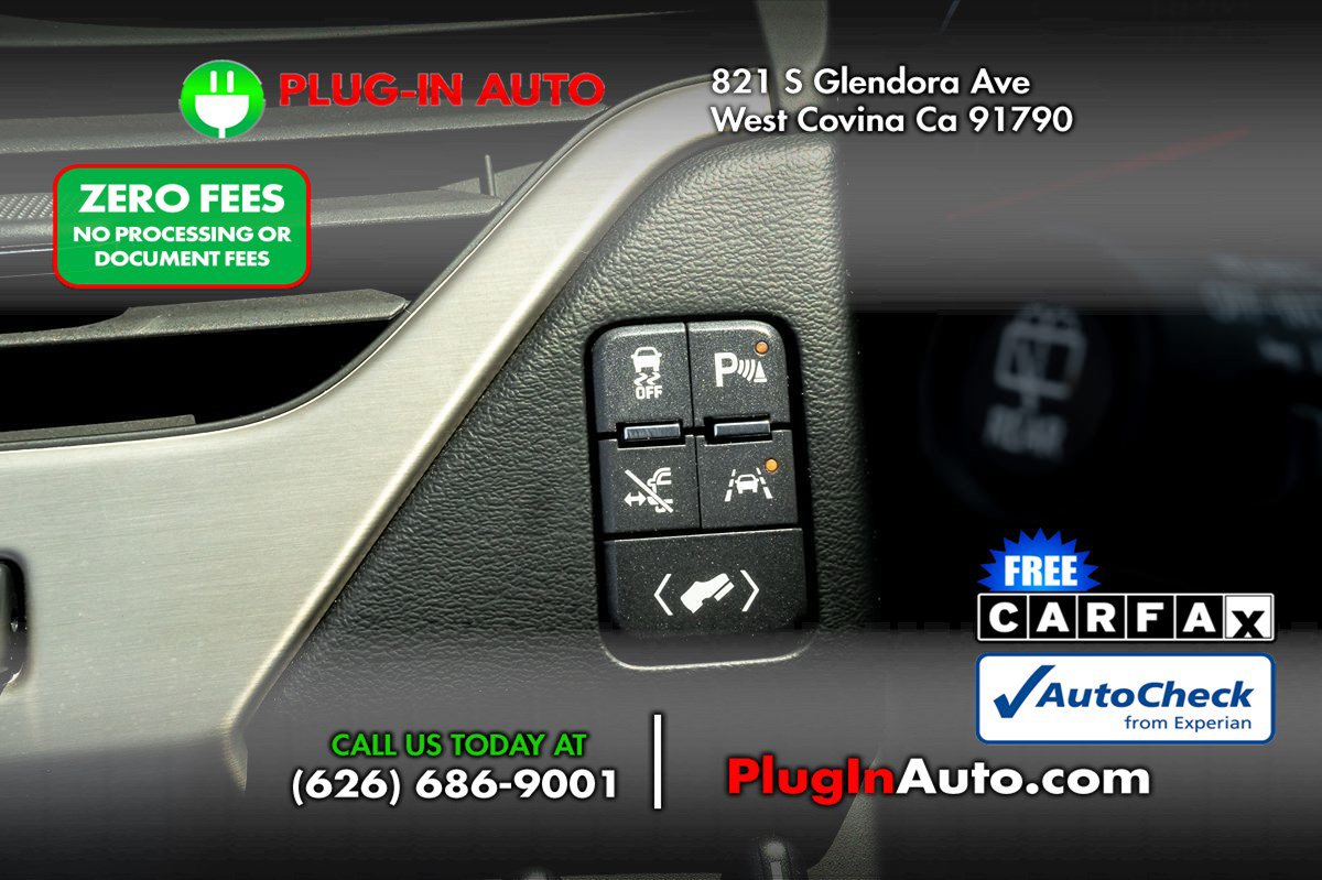 Used 2020 GMC Yukon Denali w/ Denali Premium Package AWD/4WD image 25