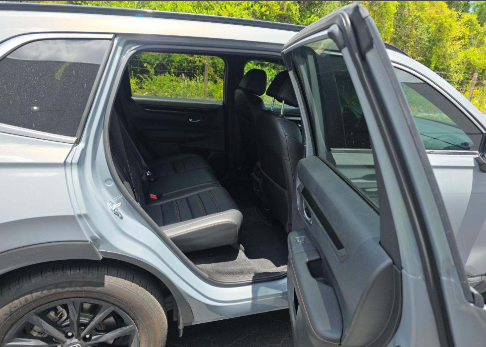 Used 2025 Honda CR-V Sport-L image 8