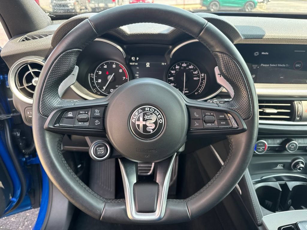 Used 2023 Alfa Romeo Stelvio Veloce AWD/4WD image 35