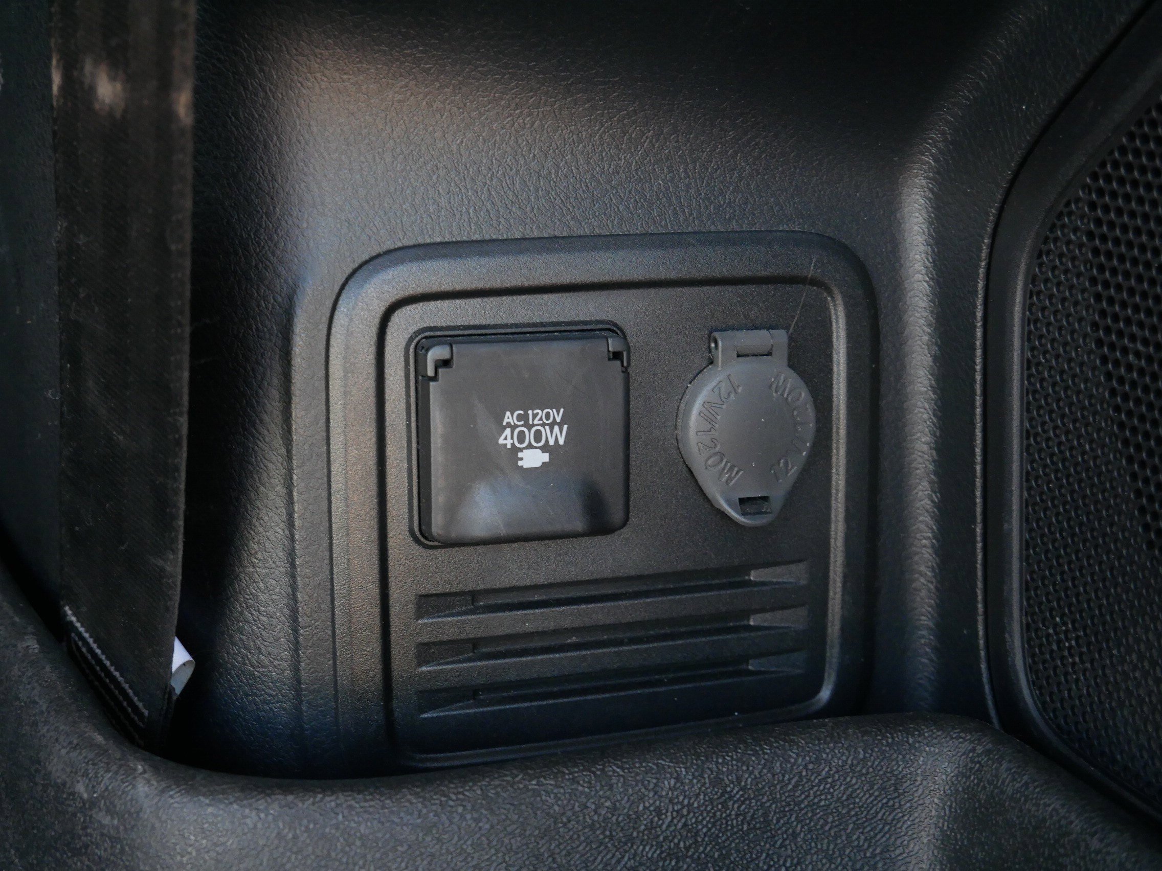 Used 2022 Toyota 4Runner Limited AWD/4WD image 17
