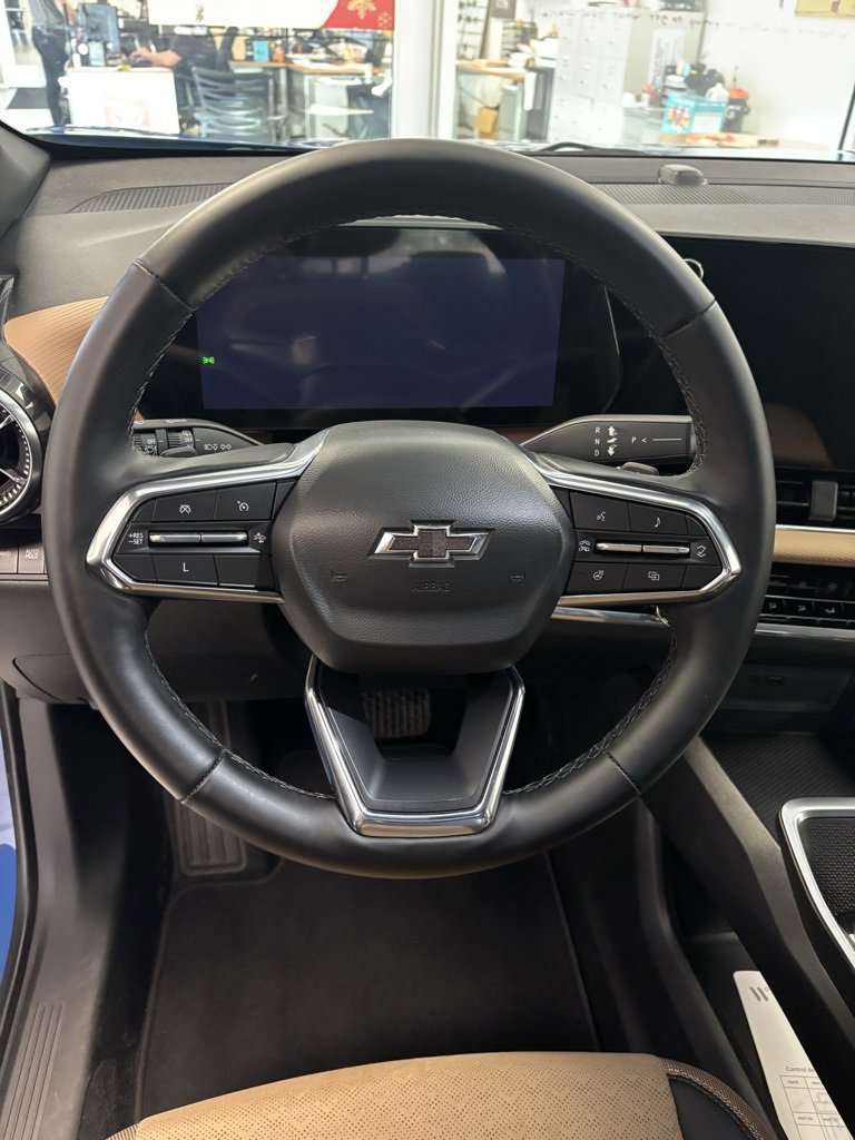 Certified 2025 Chevrolet Equinox ACTIV w/ Safety and Technology Package image 11