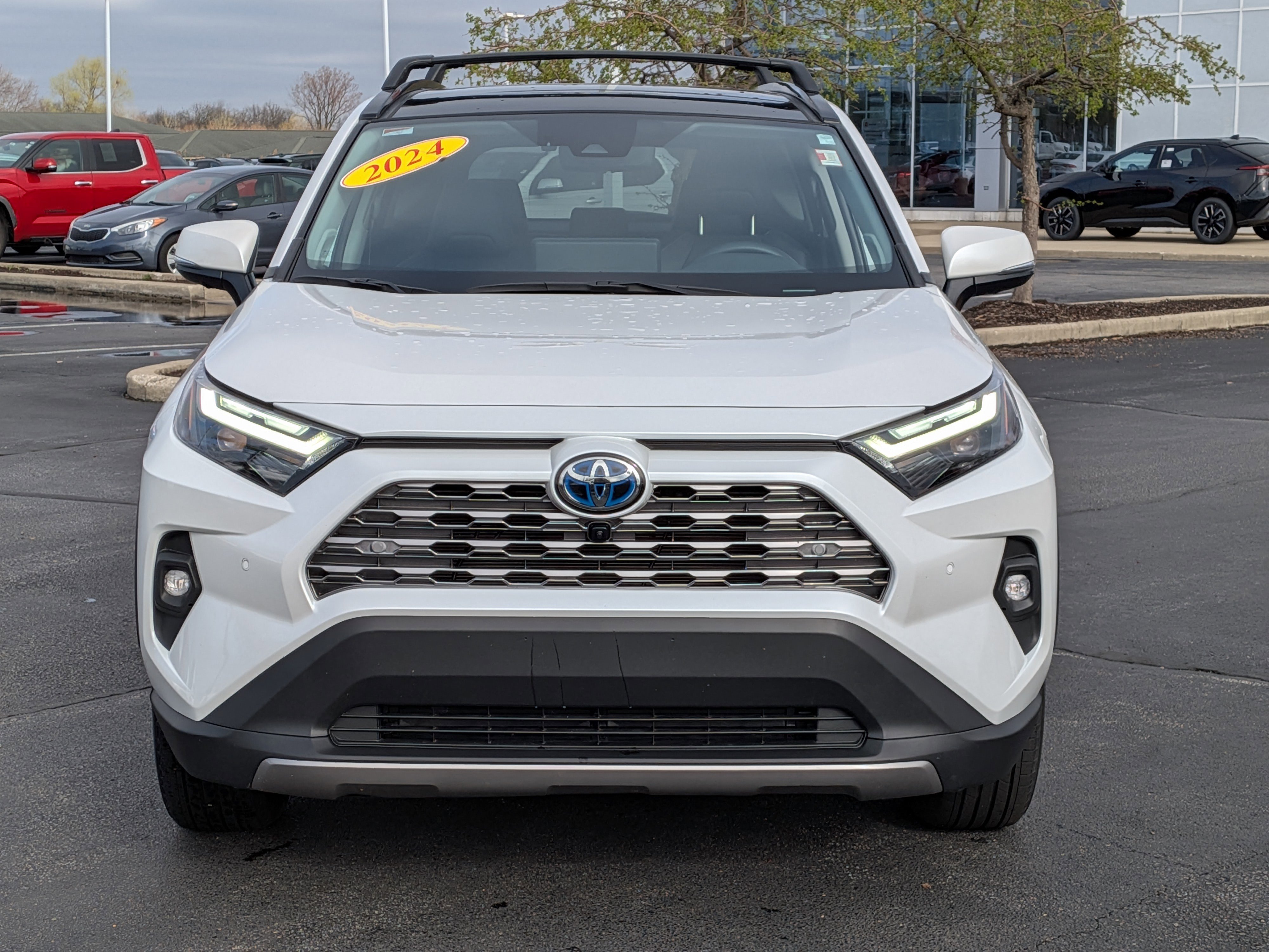 Used 2024 Toyota RAV4 Limited w/ Advanced Technology Package image 2