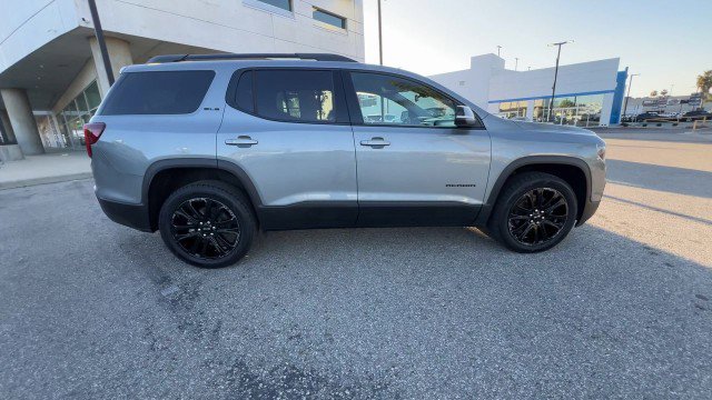 Used 2023 GMC Acadia SLE w/ Driver Convenience Package image 9