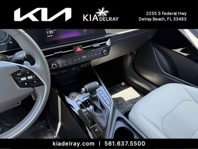 Used 2023 Kia Niro EX Touring FWD image 27