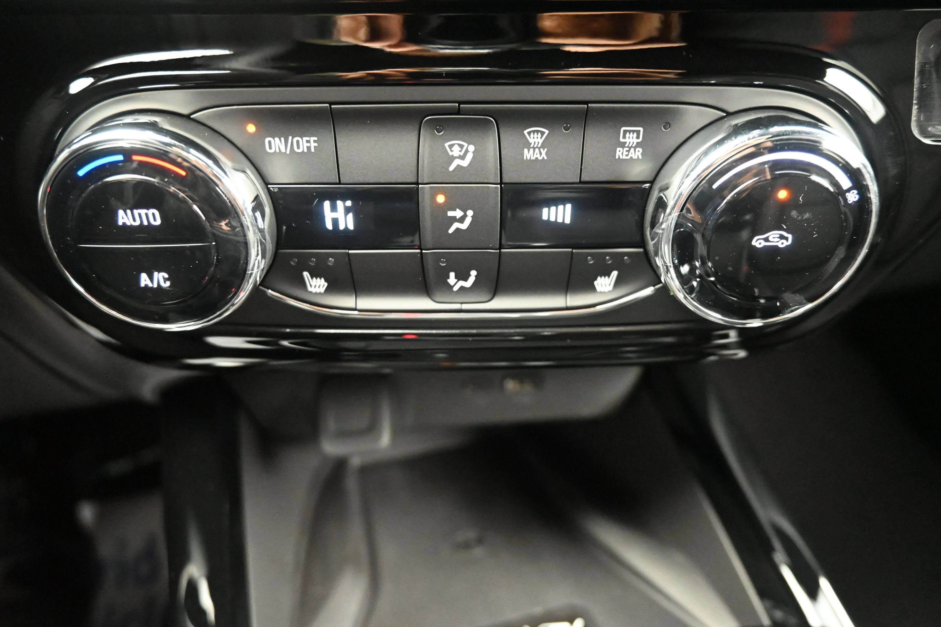 New 2026 Chevrolet Trax RS w/ Sunroof Package FWD image 17