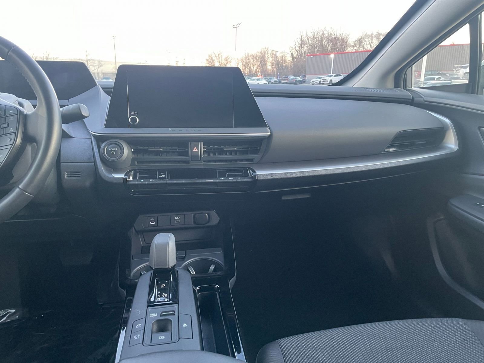 Used 2025 Toyota Prius LE image 33