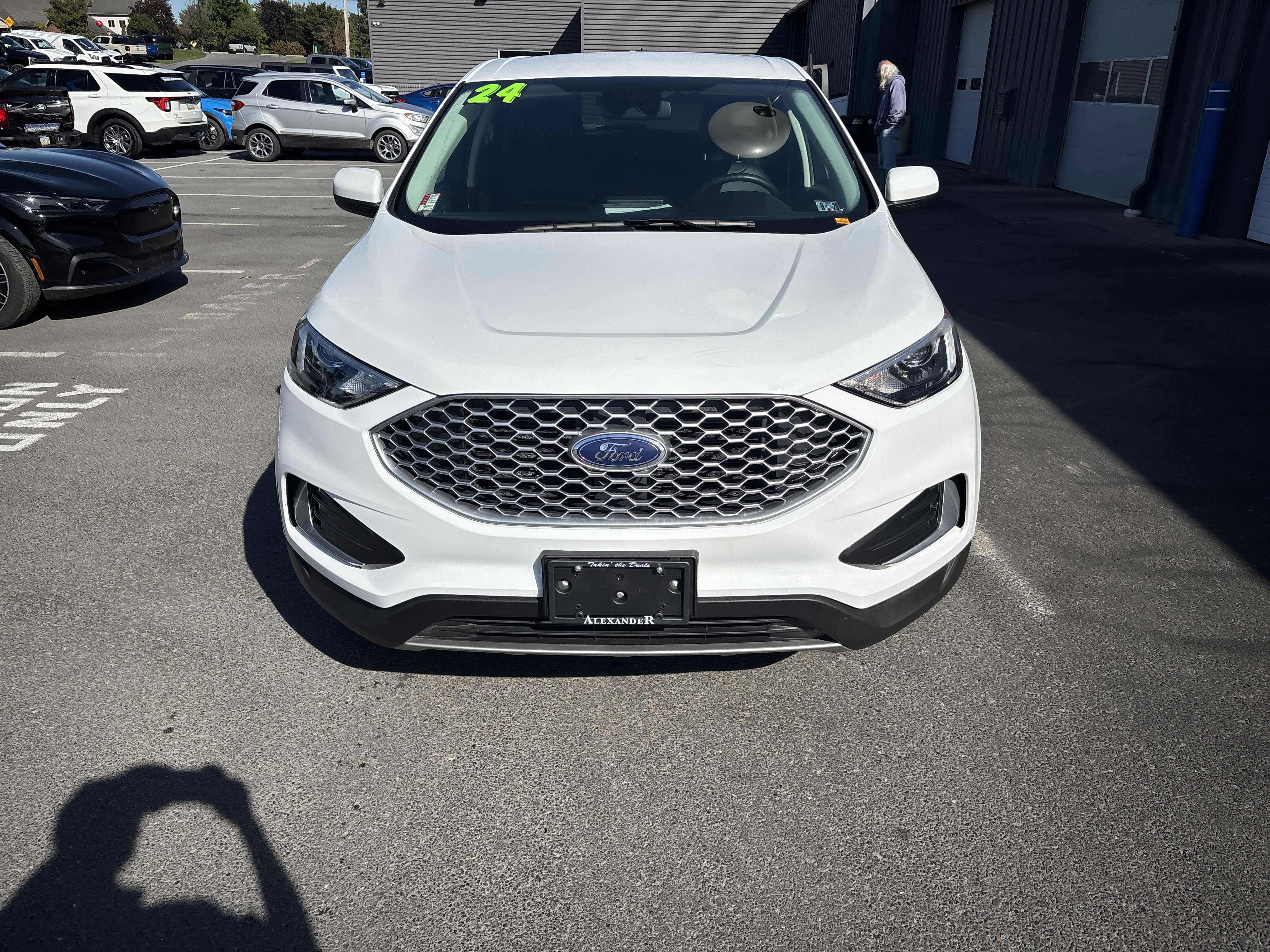 Used 2024 Ford Edge SEL image 9