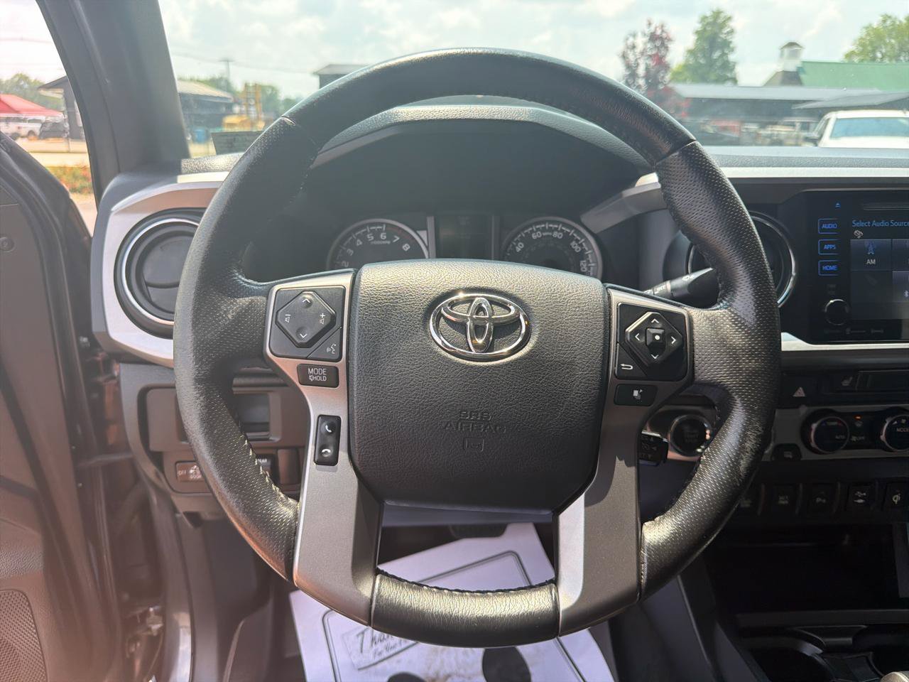 Used 2017 Toyota Tacoma Limited w/ Tow Package AWD/4WD image 10