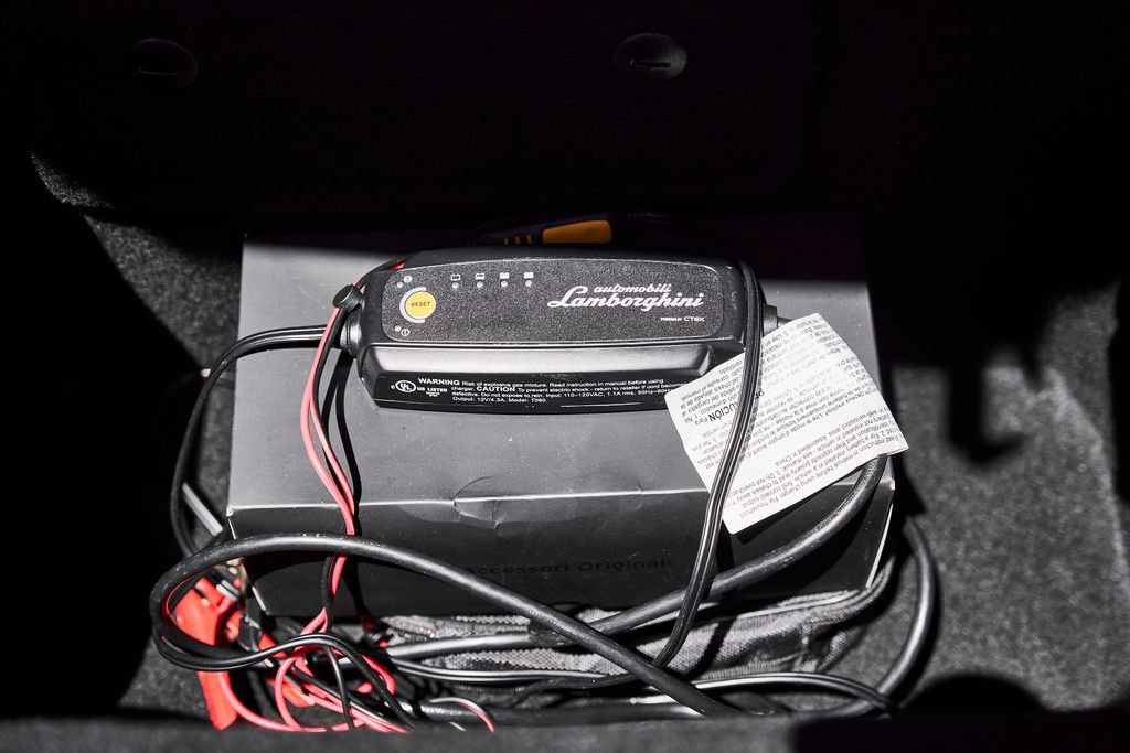 Used 2021 Lamborghini Huracan EVO RWD image 21