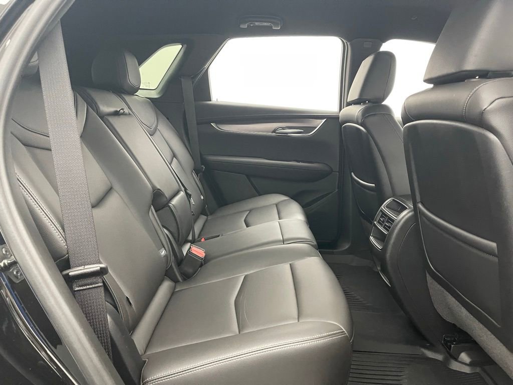 Used 2025 Cadillac XT5 Luxury w/ LPO, Floor Liner Package AWD/4WD image 34