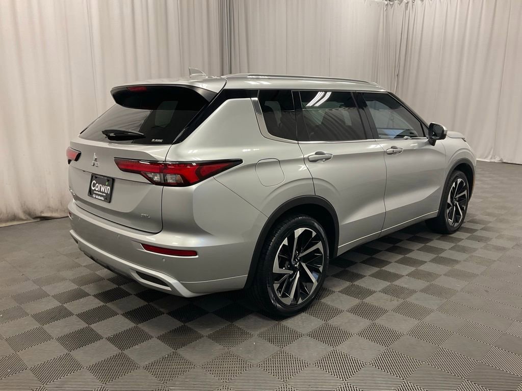 Used 2022 Mitsubishi Outlander SEL AWD/4WD image 2