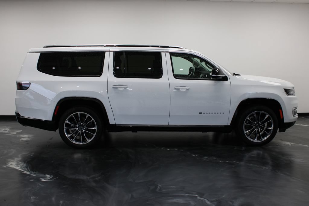 Used 2024 Jeep Wagoneer L Series III w/ Premium Group I AWD/4WD image 32