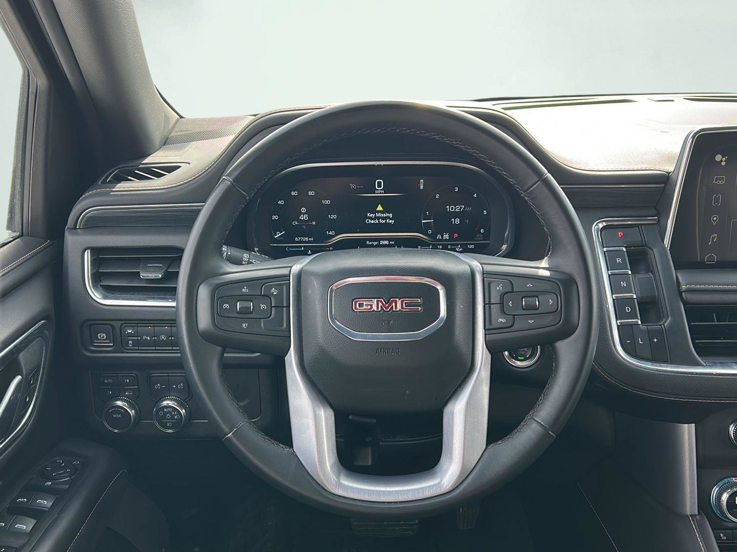 Used 2024 GMC Yukon XL SLT AWD/4WD image 6