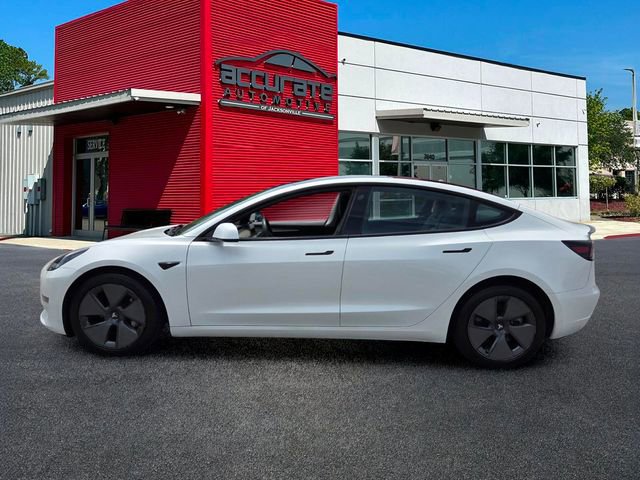 Used 2023 Tesla Model 3 Standard Range image 2