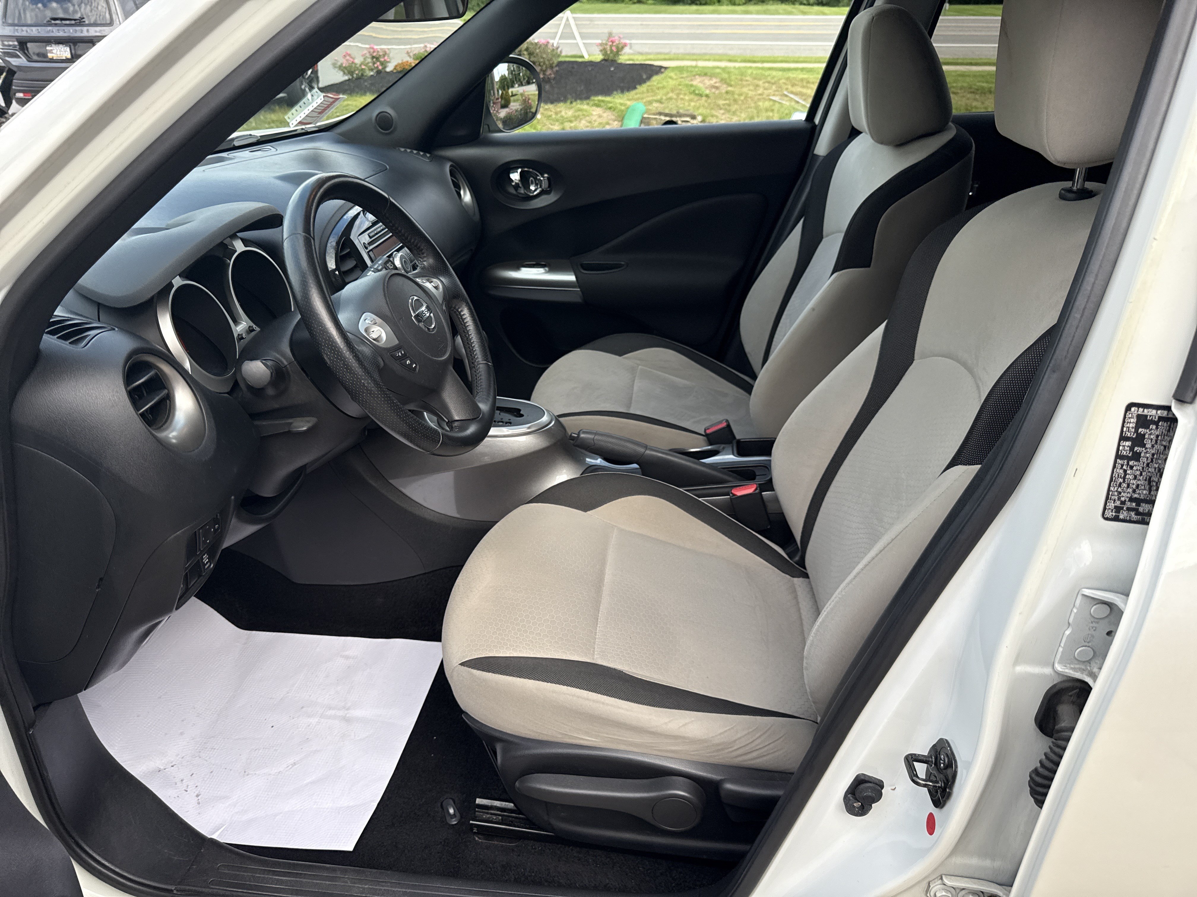 Used 2013 Nissan Juke SV AWD/4WD image 12
