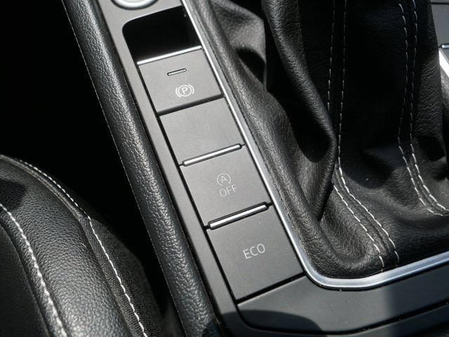 Certified 2022 Volkswagen Jetta SE FWD image 33