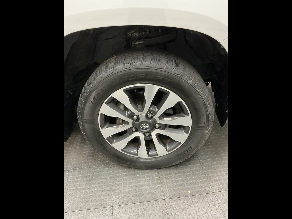Used 2018 Toyota Tundra Limited w/ Limited Premium Package AWD/4WD image 42