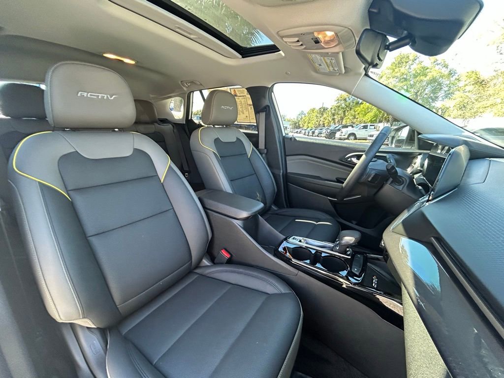 Used 2026 Chevrolet Trax ACTIV w/ Sunroof Package FWD image 27