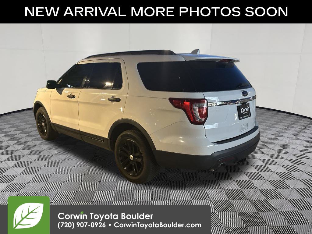 Used 2017 Ford Explorer FWD image 3
