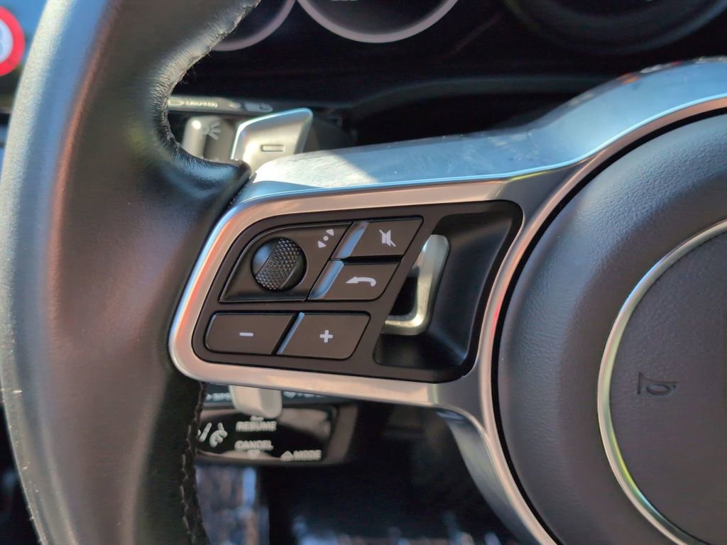 Used 2023 Porsche Cayenne Platinum Edition image 17