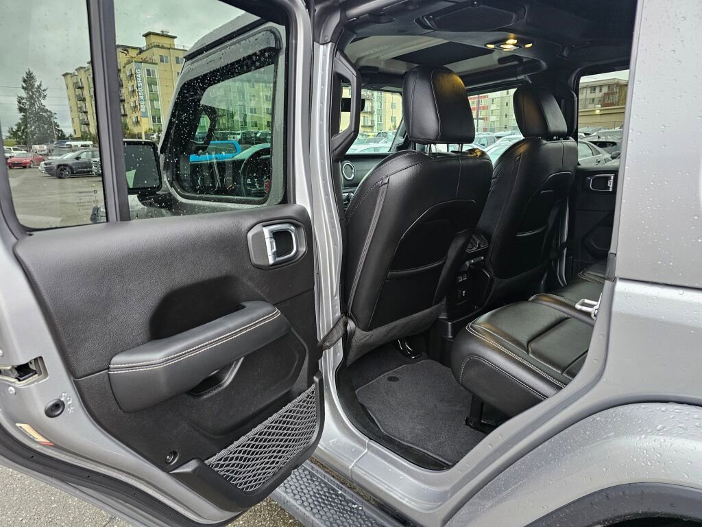Used 2019 Jeep Wrangler Unlimited Sahara w/ Uconnect 4C Nav & Sound Group image 14