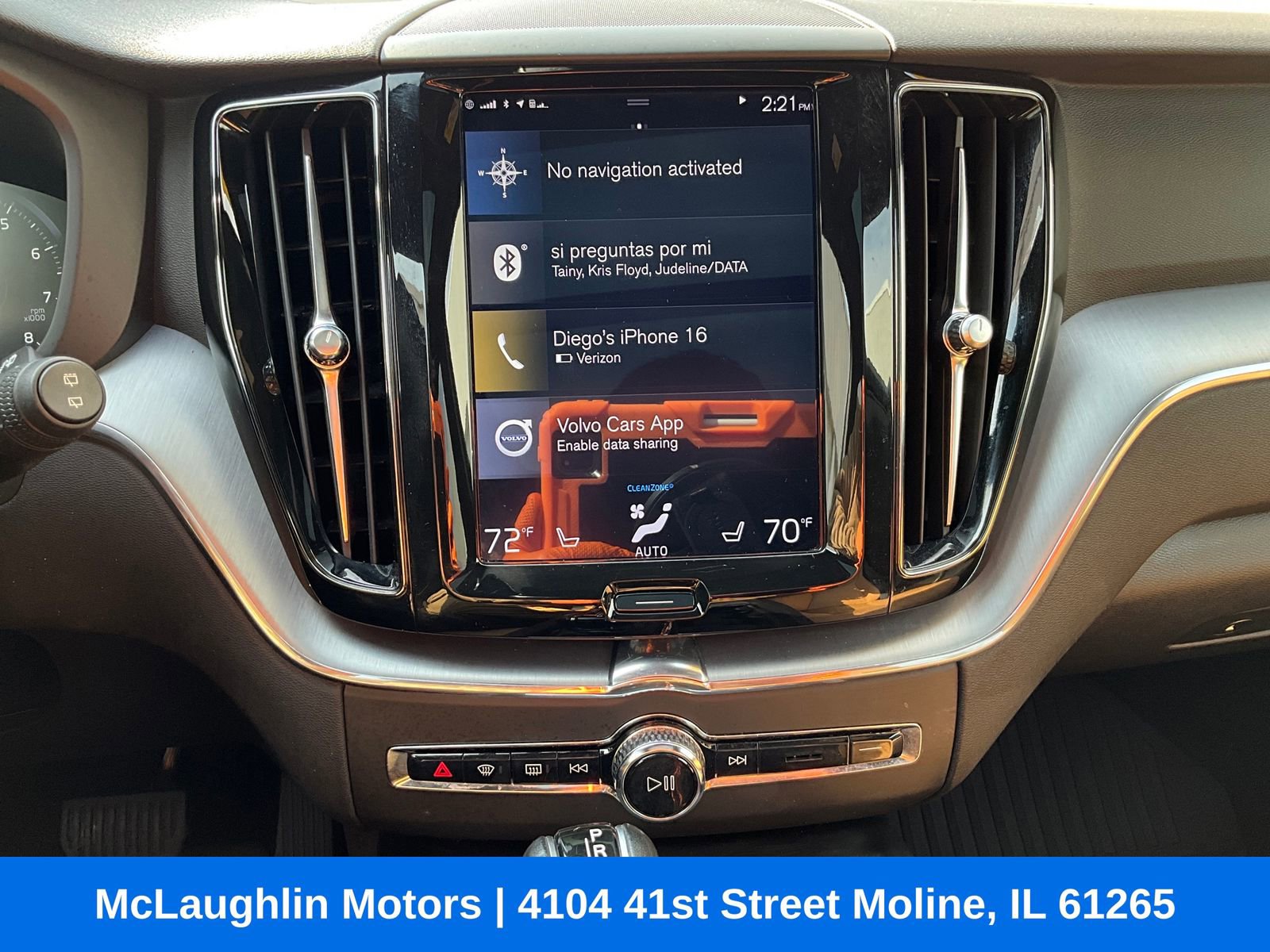 Used 2018 Volvo XC60 T5 Momentum w/ Convenience Package image 5