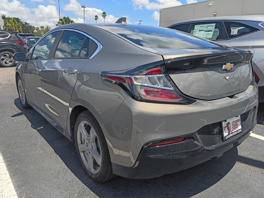 Used 2017 Chevrolet Volt LT FWD image 4