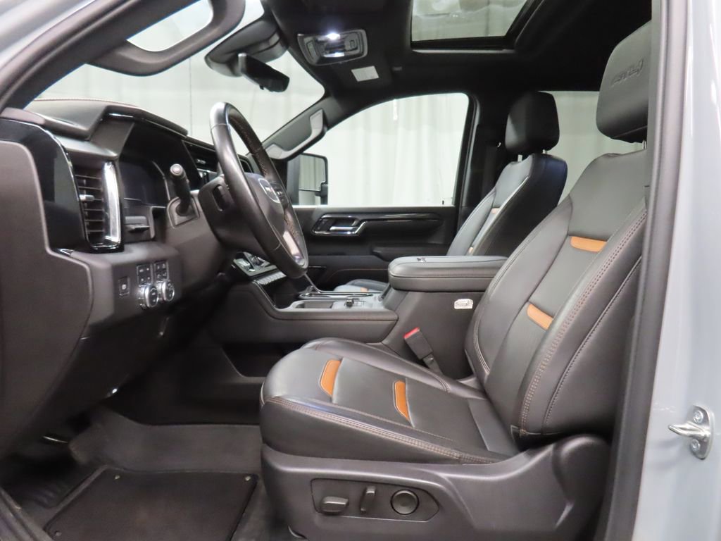 Used 2024 GMC Sierra 2500 AT4 w/ Technology Package AWD/4WD image 12