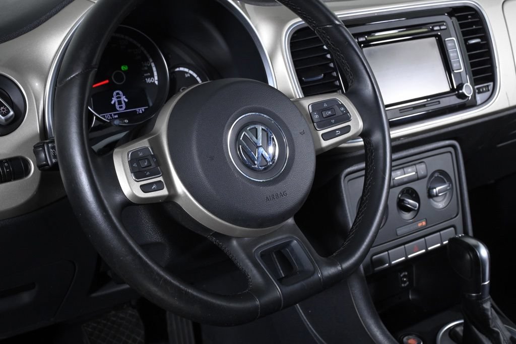 Used 2013 Volkswagen Beetle TDI FWD image 11